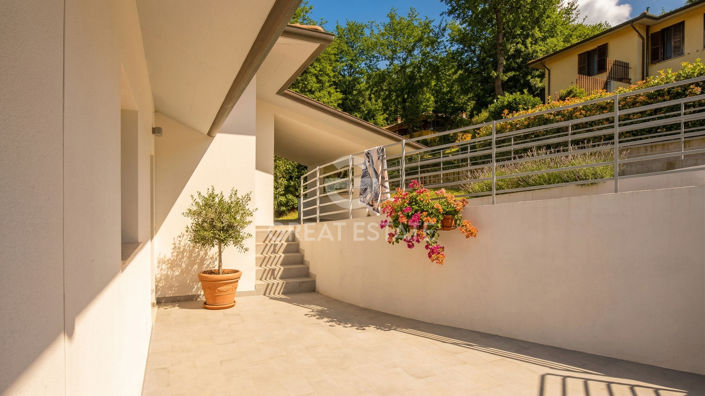 Image No.10-2 Bed Villa for sale