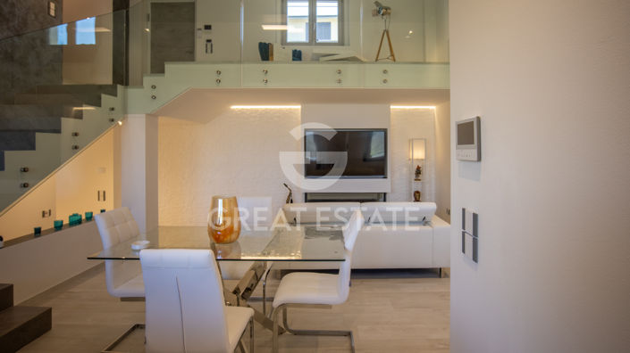 Image No.2-2 Bed Villa for sale