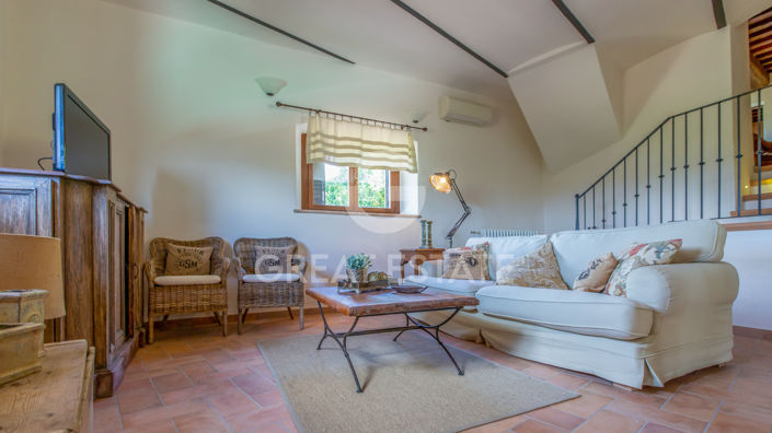 Image No.11-4 Bed Country House for sale