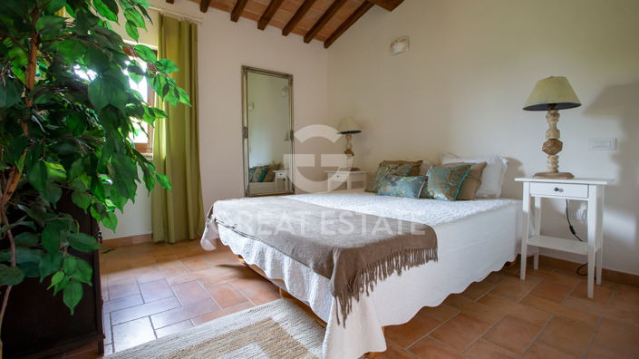 Image No.18-4 Bed Country House for sale