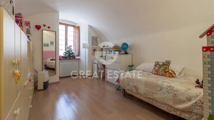 Image No.11-2 Bed Property for sale