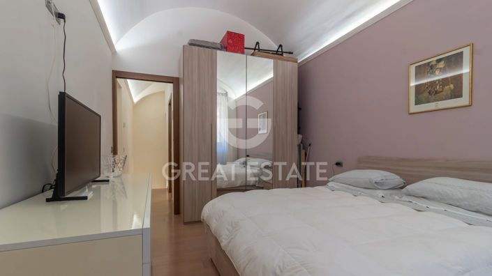 Image No.14-2 Bed Property for sale