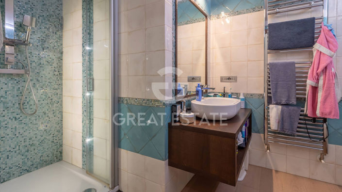 Image No.9-2 Bed Property for sale