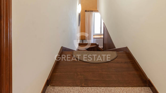 Image No.12-3 Bed Property for sale