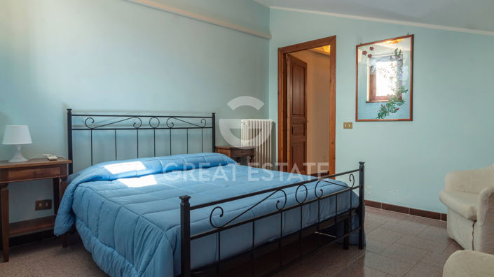 Image No.15-3 Bed Property for sale