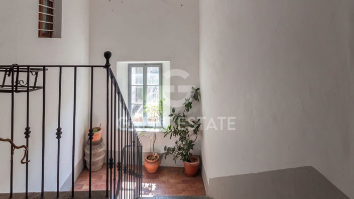 Image No.17-3 Bed Property for sale