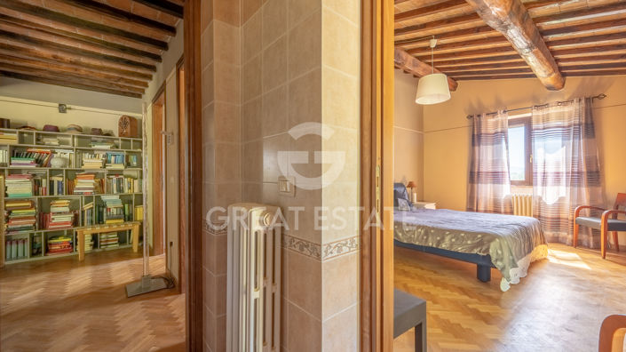 Image No.23-4 Bed Country House for sale