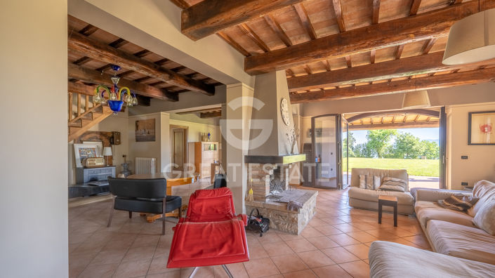 Image No.6-4 Bed Country House for sale