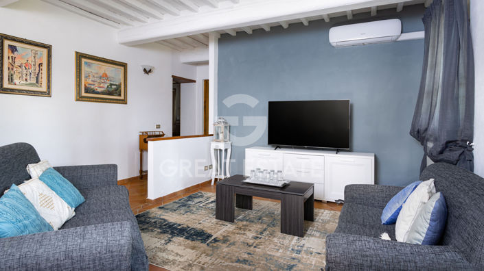 Image No.19-7 Bed Country House for sale