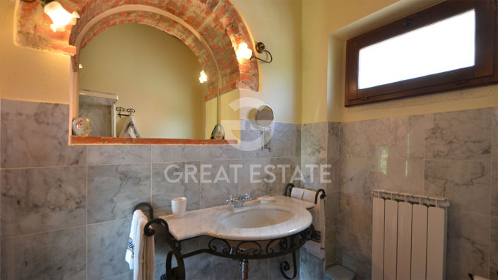 Image No.31-7 Bed Country House for sale