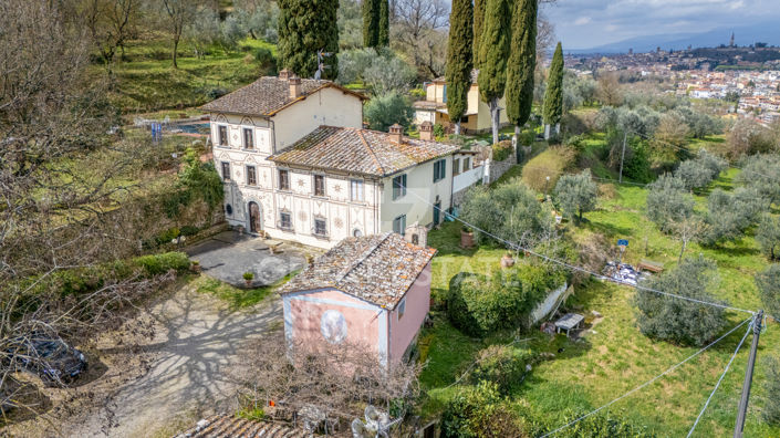 Image No.11-8 Bed Country House for sale