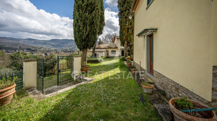 Image No.18-8 Bed Country House for sale