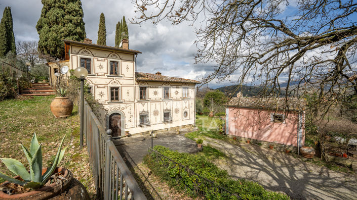 Image No.8-8 Bed Country House for sale