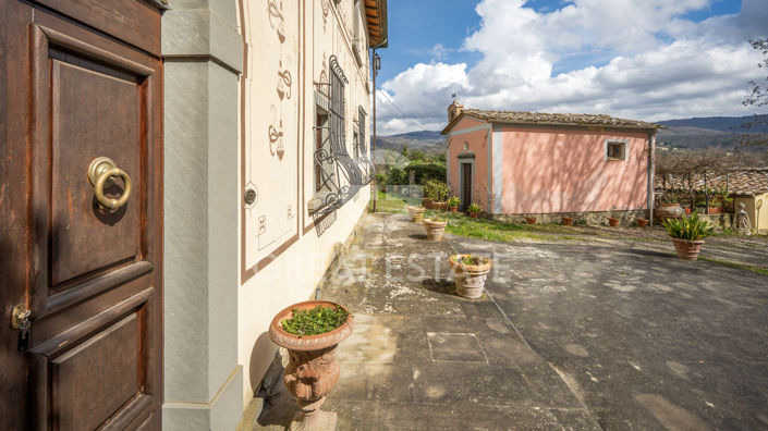 Image No.9-8 Bed Country House for sale