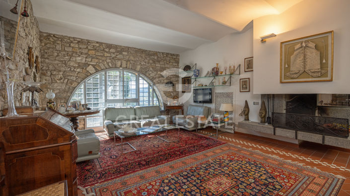 Image No.17-10 Bed Country House for sale