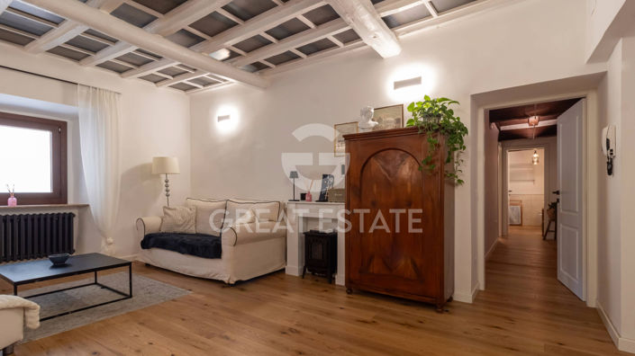 Image No.13-2 Bed Property for sale