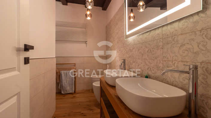 Image No.17-2 Bed Property for sale