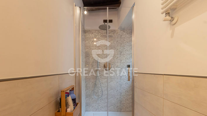 Image No.18-2 Bed Property for sale