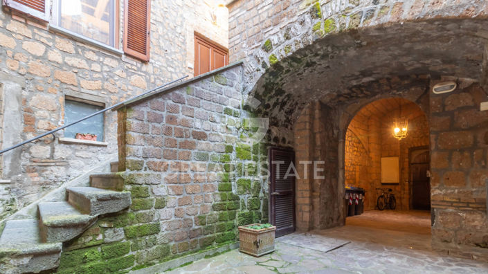 Image No.21-2 Bed Property for sale