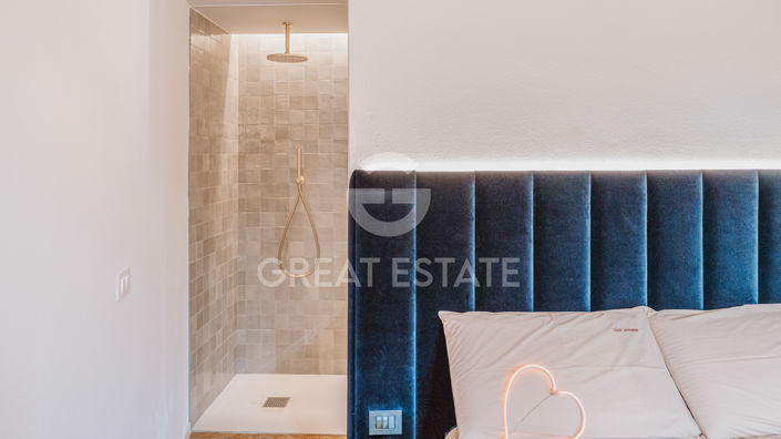 Image No.12-2 Bed Property for sale