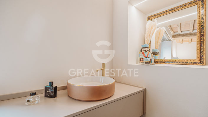 Image No.15-2 Bed Property for sale