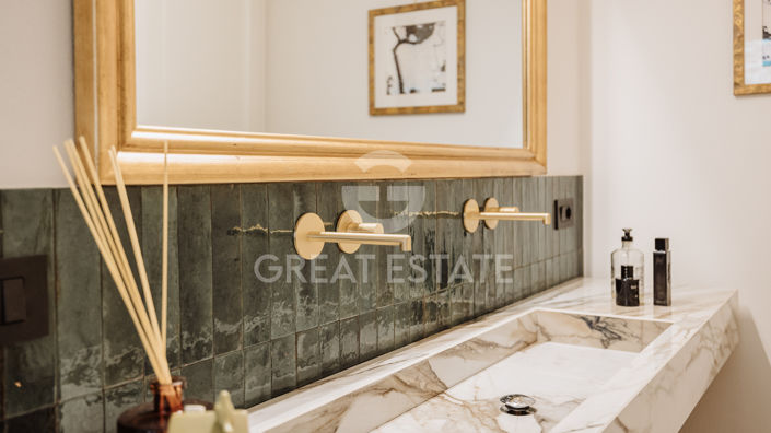 Image No.16-2 Bed Property for sale