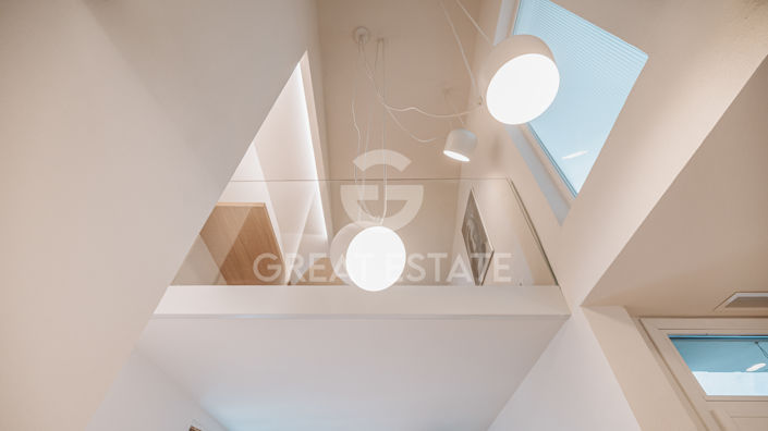 Image No.17-2 Bed Property for sale