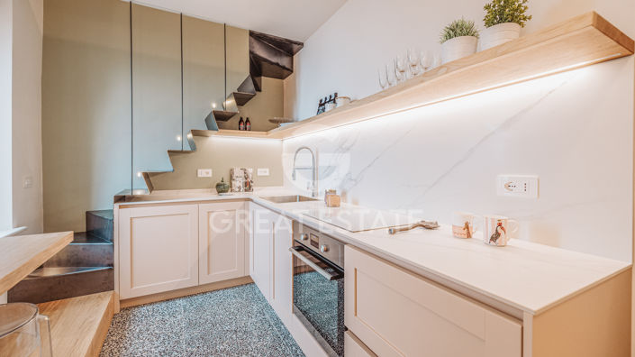 Image No.6-2 Bed Property for sale