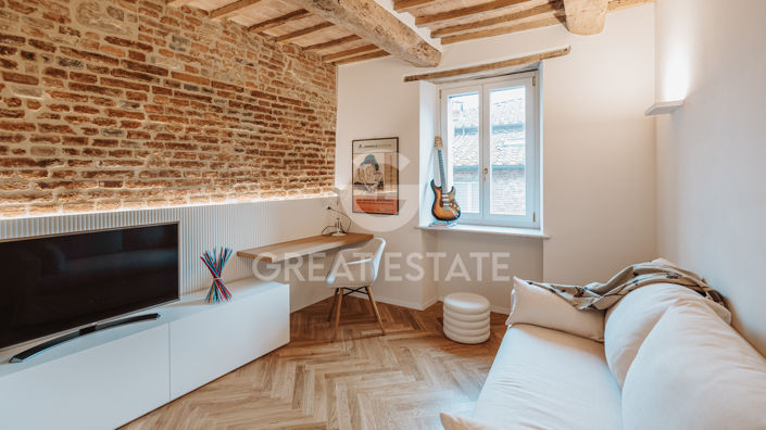 Image No.9-2 Bed Property for sale