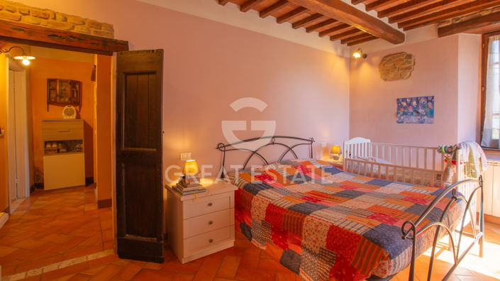 Image No.17-4 Bed Country House for sale