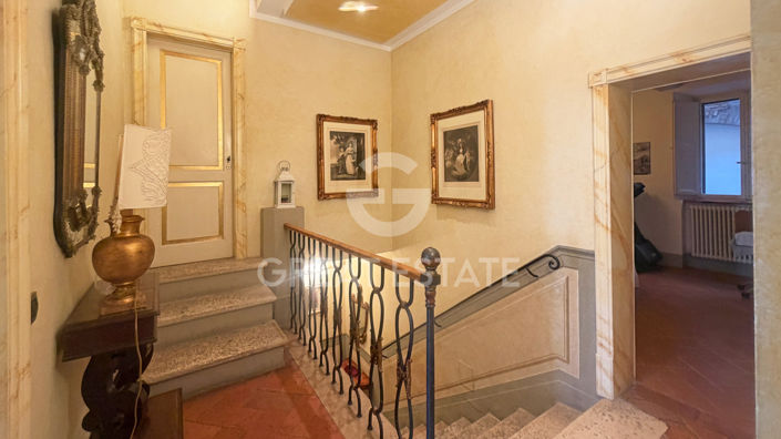 Image No.10-2 Bed Property for sale