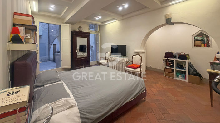 Image No.12-2 Bed Property for sale