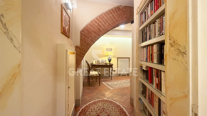 Image No.17-2 Bed Property for sale