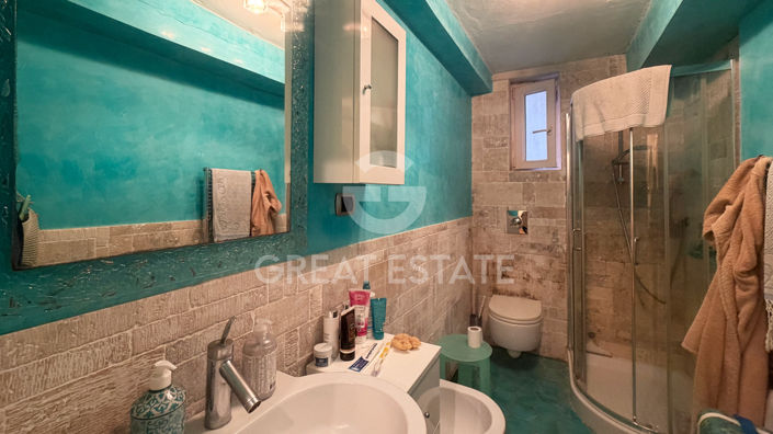 Image No.20-2 Bed Property for sale