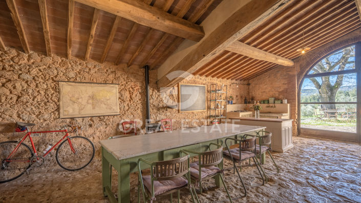 Image No.2-4 Bed Country House for sale