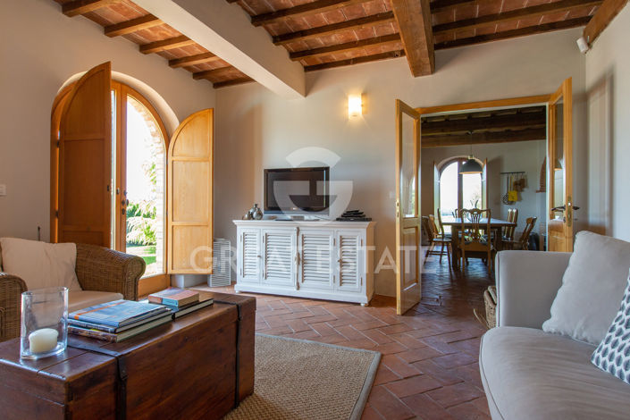 Image No.19-6 Bed Country House for sale