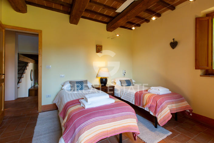 Image No.21-6 Bed Country House for sale