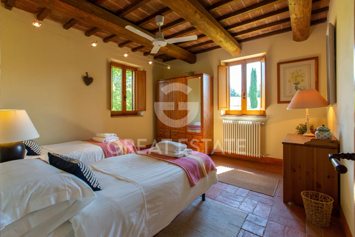 Image No.22-6 Bed Country House for sale