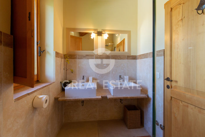 Image No.23-6 Bed Country House for sale