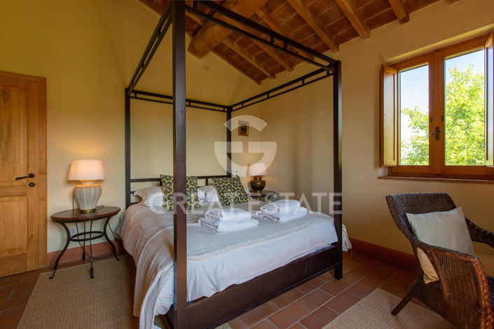 Image No.31-6 Bed Country House for sale