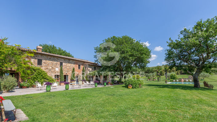 Image No.18-8 Bed Country House for sale