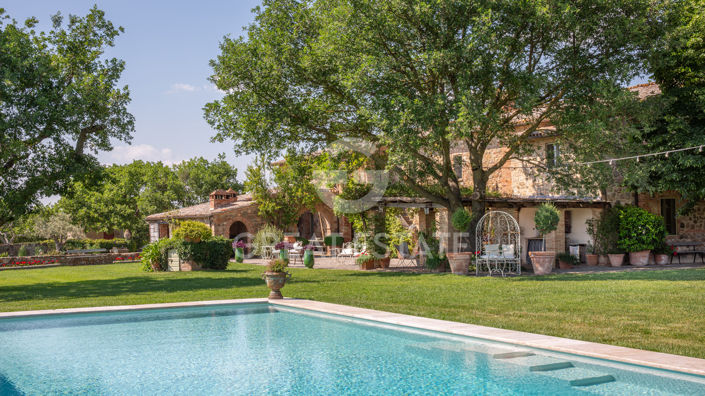 Image No.19-8 Bed Country House for sale