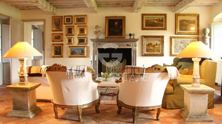 Image No.2-Maison de campagne de 8 chambres à vendre à Sarteano