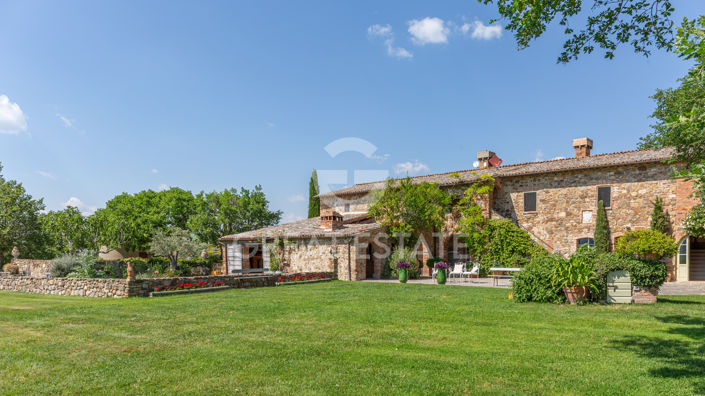 Image No.22-8 Bed Country House for sale