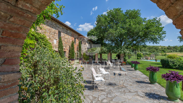 Image No.25-8 Bed Country House for sale