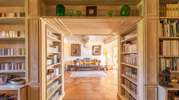 Image No.40-8 Bed Country House for sale