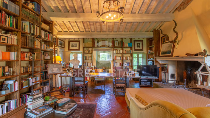 Image No.47-8 Bed Country House for sale