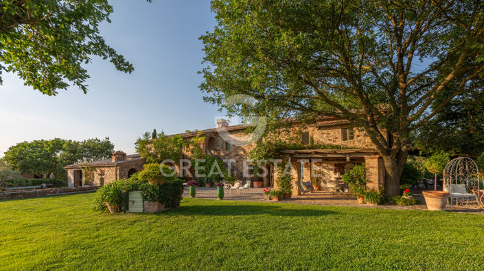 Image No.8-8 Bed Country House for sale