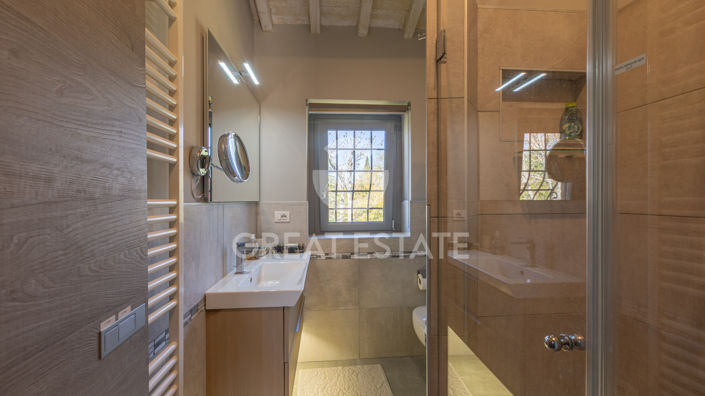 Image No.24-3 Bed Country House for sale