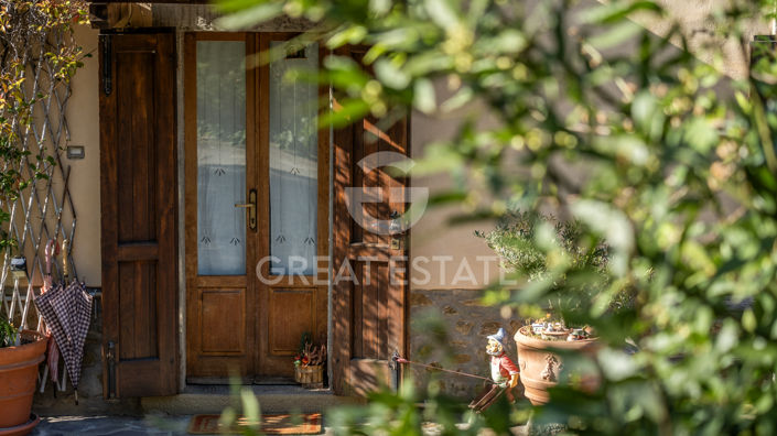 Image No.37-3 Bed Country House for sale